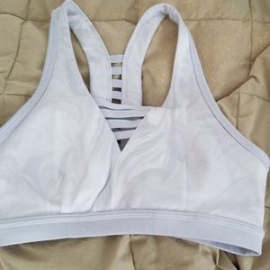 Abercrombie sports bra never worn